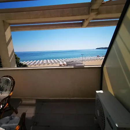 Azur Apartman *